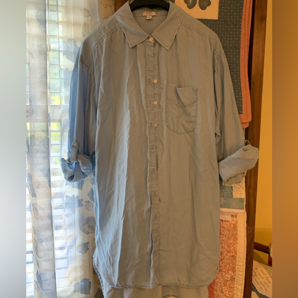 Crown and Ivy Size 1XL Shirt Very Comfortable